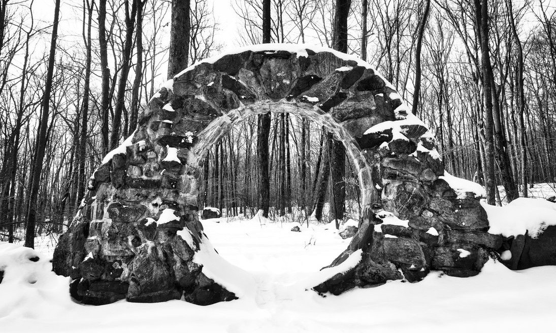 winter_celtic_eye_trail___black_and_white_by_somadjinn-dbqgyqz 2.jpg