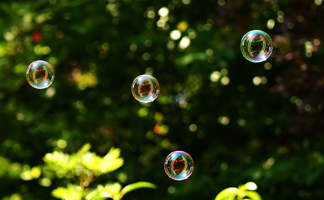 soap-bubbles-2436210_640.jpg