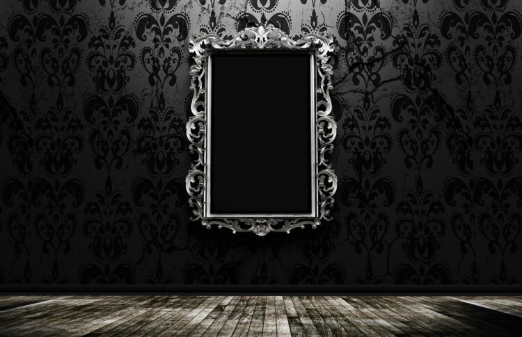 Mirror-Mirror-on-the-Wall_38549032-750x485.jpg