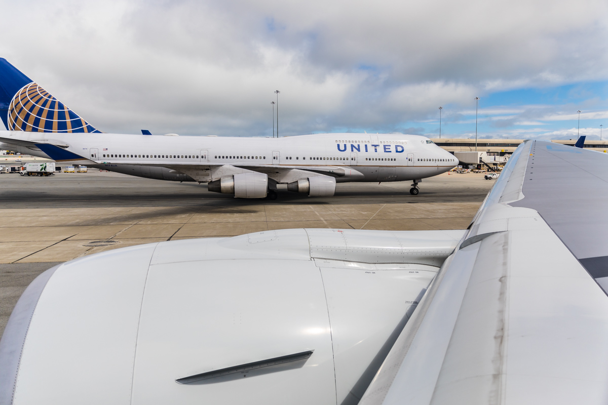 ana-777-business-class-sfo-nrt-taxi-united-747.jpg