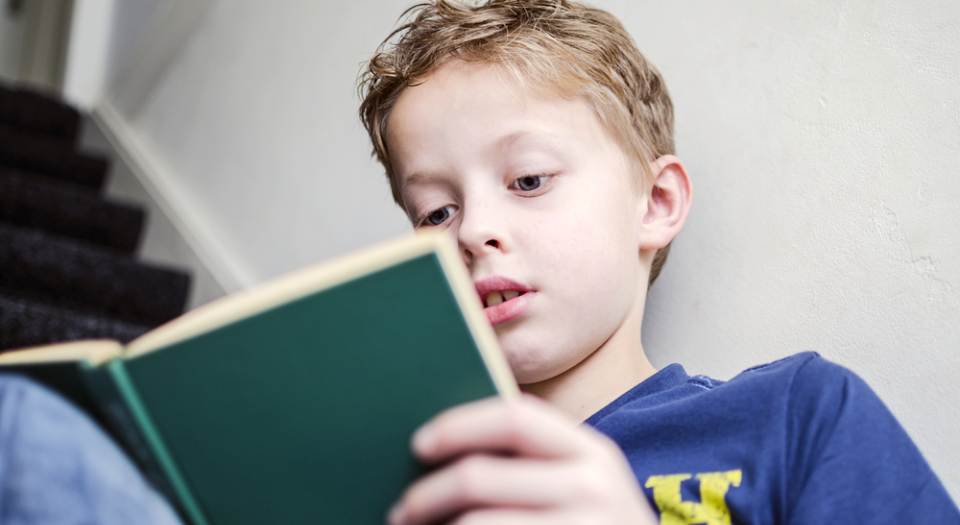 child_reading_jw.jpg