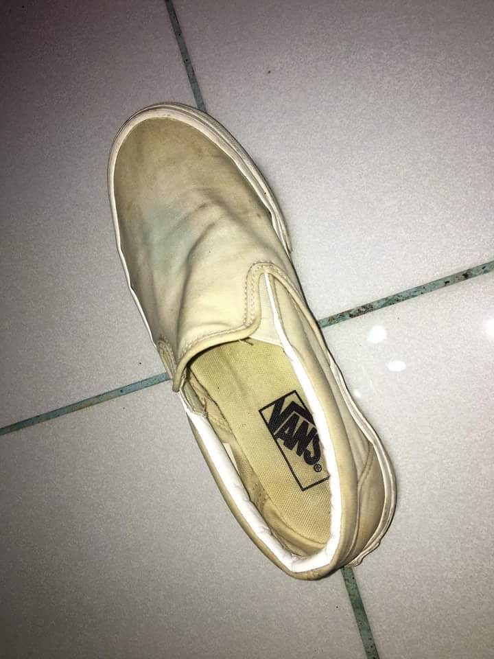 how to get a yellow stain out of white vans