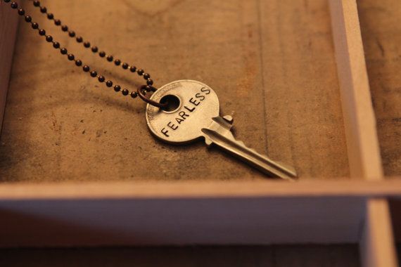 816d8a0b8da214b26bad4e65ca165260--vintage-keys-key-necklace.jpg