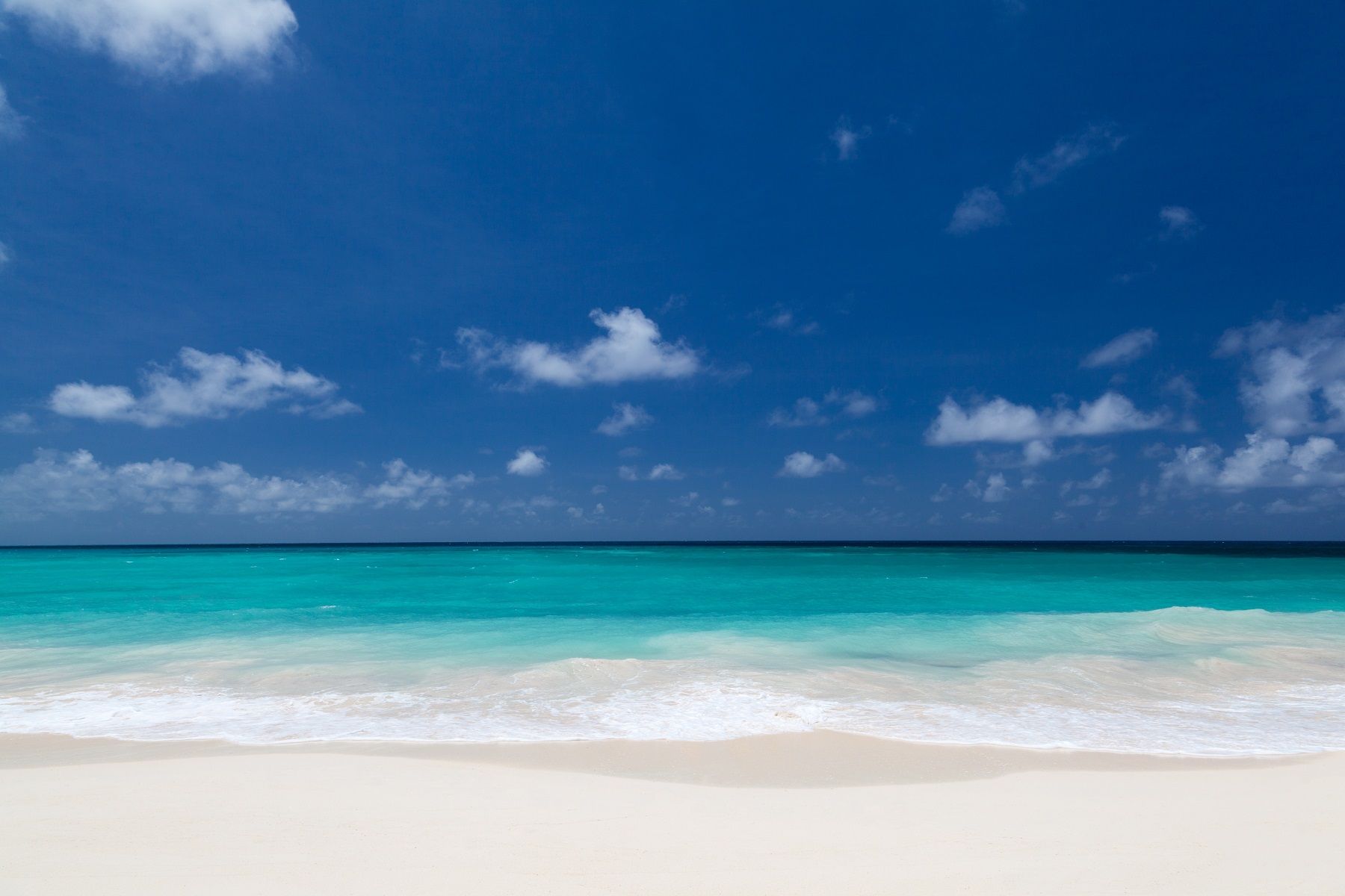 white_beach_and_blue_sky.jpg