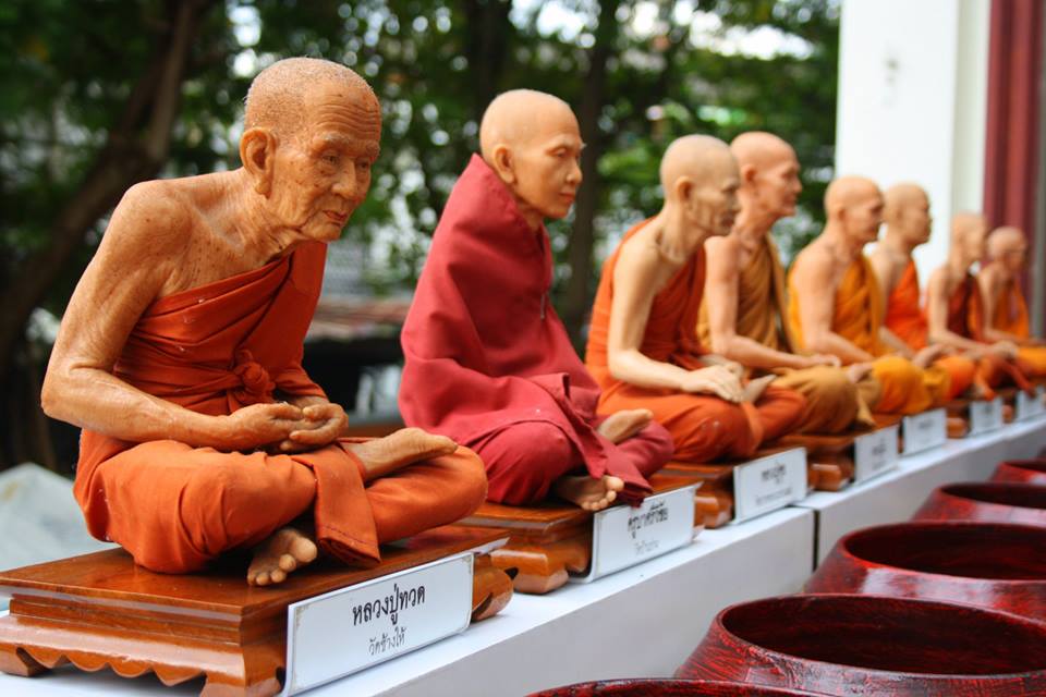 budhist monks thailand.jpg