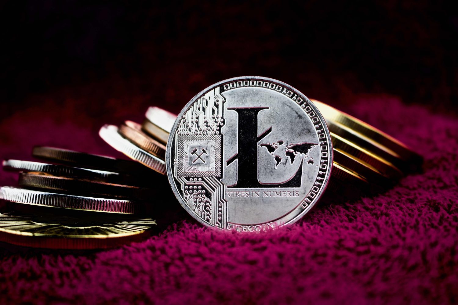 litecoin-coins-e1497897282632.jpg