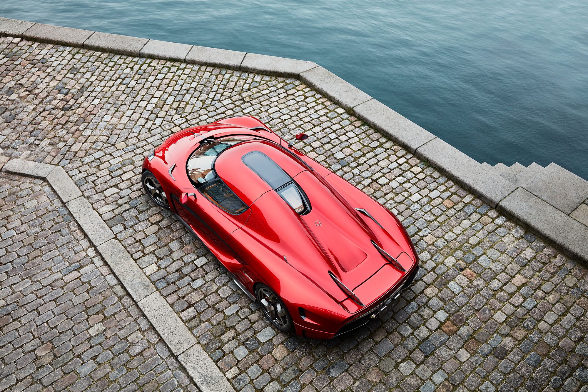 Koenigsegg_Regera_Bridge_H8A3254_LR.jpg