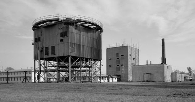 1-Selfridge-AFB-Radar-Station.jpg