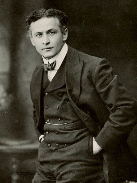 Harry Houdini.jpg