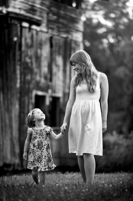 579c1e436c6efa42c42995a4c897378a--mother-daughter-pictures-mommy-and-daughter-photo-ideas.jpg