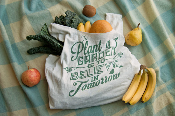 upcycled-tshirt-grocery-bag-600x399.jpg