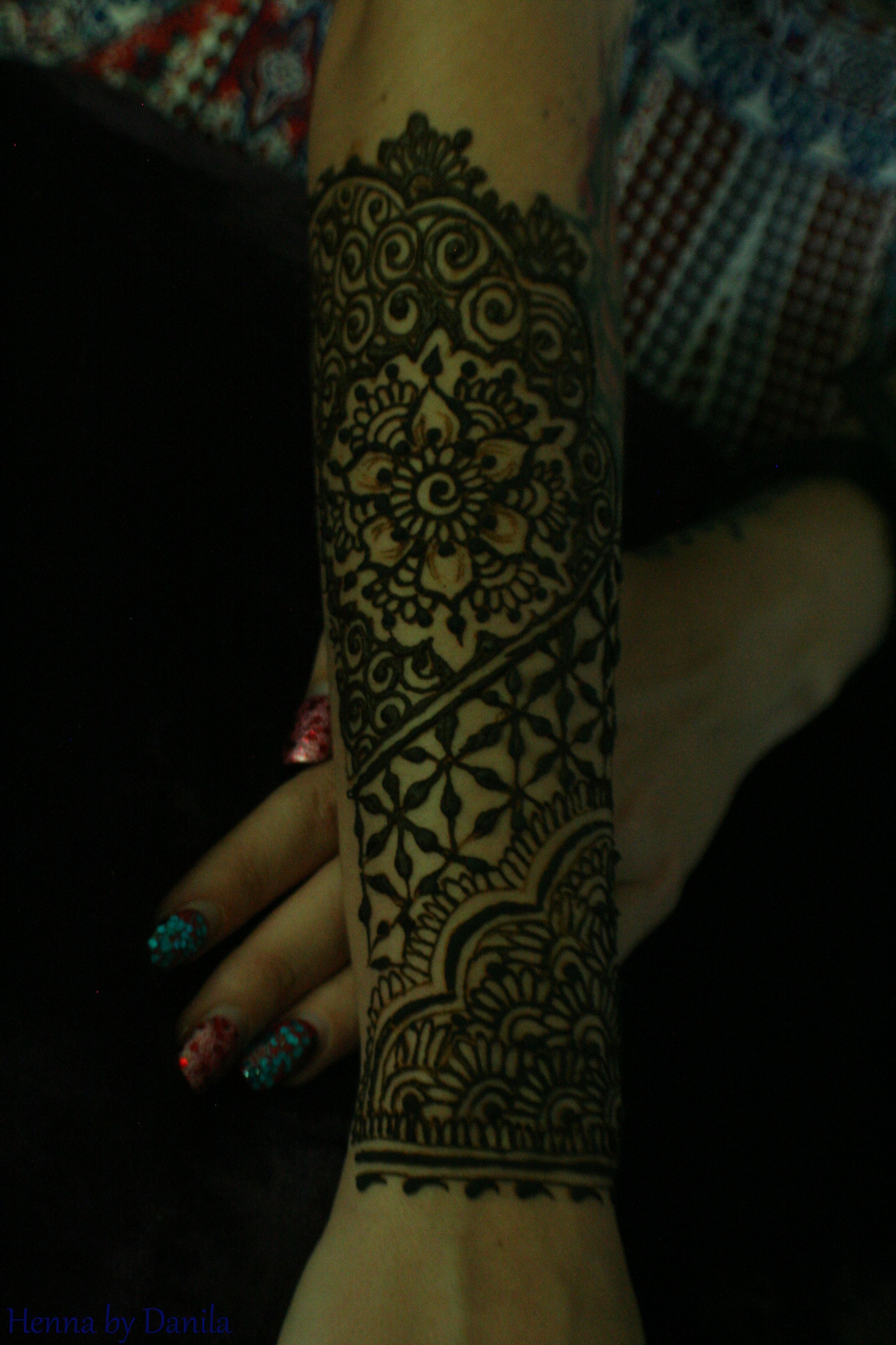 ariels henna 1.jpg