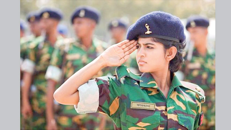 Women-soldiers.jpg