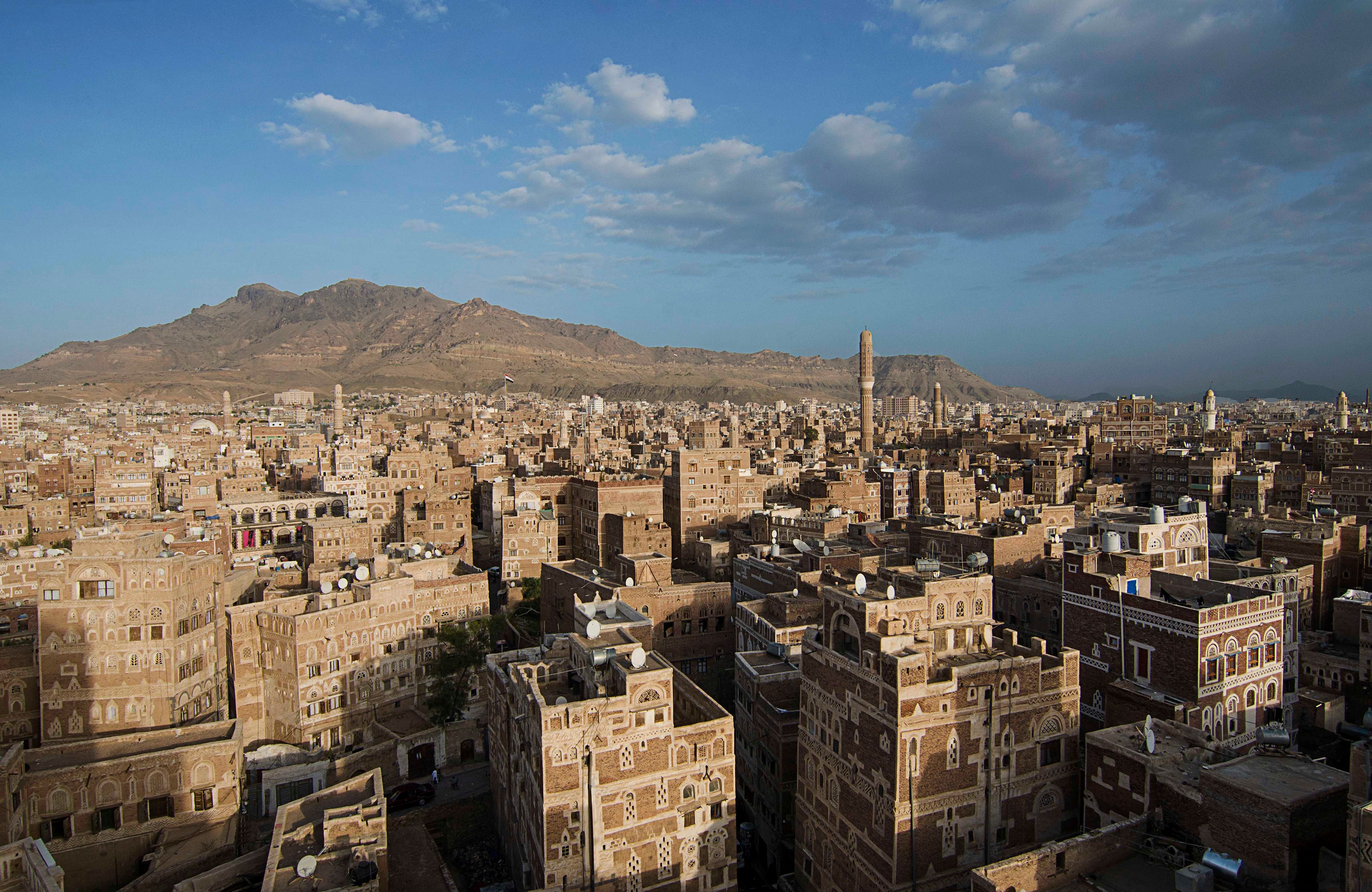 Город сана страна. Сана Йемен. Фиакия Йемен. Йемен город Сайун. Аден Йемен достопримечательности.
