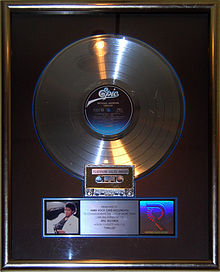 220px-Thriller_platinum_record,_Hard_Rock_Cafe_Hollywood.JPG