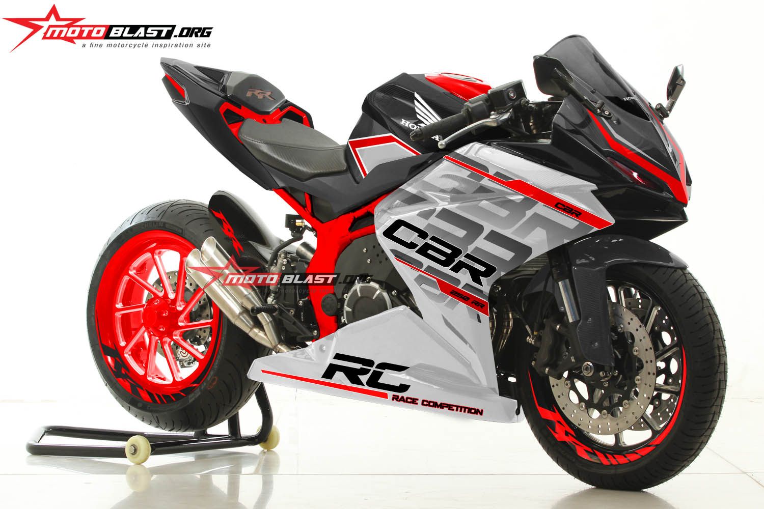 CBR250RR-BLACK-KTM-RC-RED-WHITE.jpg