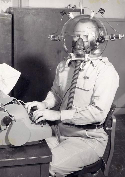 weird-Vintage-photos-experimental-transmitter-and-recieveer-for-armed-foreces-helmet-vintage-photo-army-804x1024.jpeg