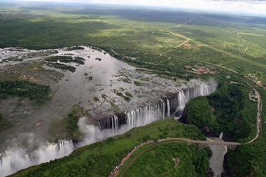 t-b9_victoria_falls,_zambiazimbabwe_27304_mobi.jpg