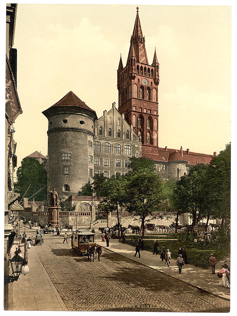 [Castle tower and Emperor William's Monument, Konigsberg, East Prussia, Germany (i.e., Kaliningrad, Kaliningradskai︠a︡ oblastʹ, Russia)] 1890-1900.jpg