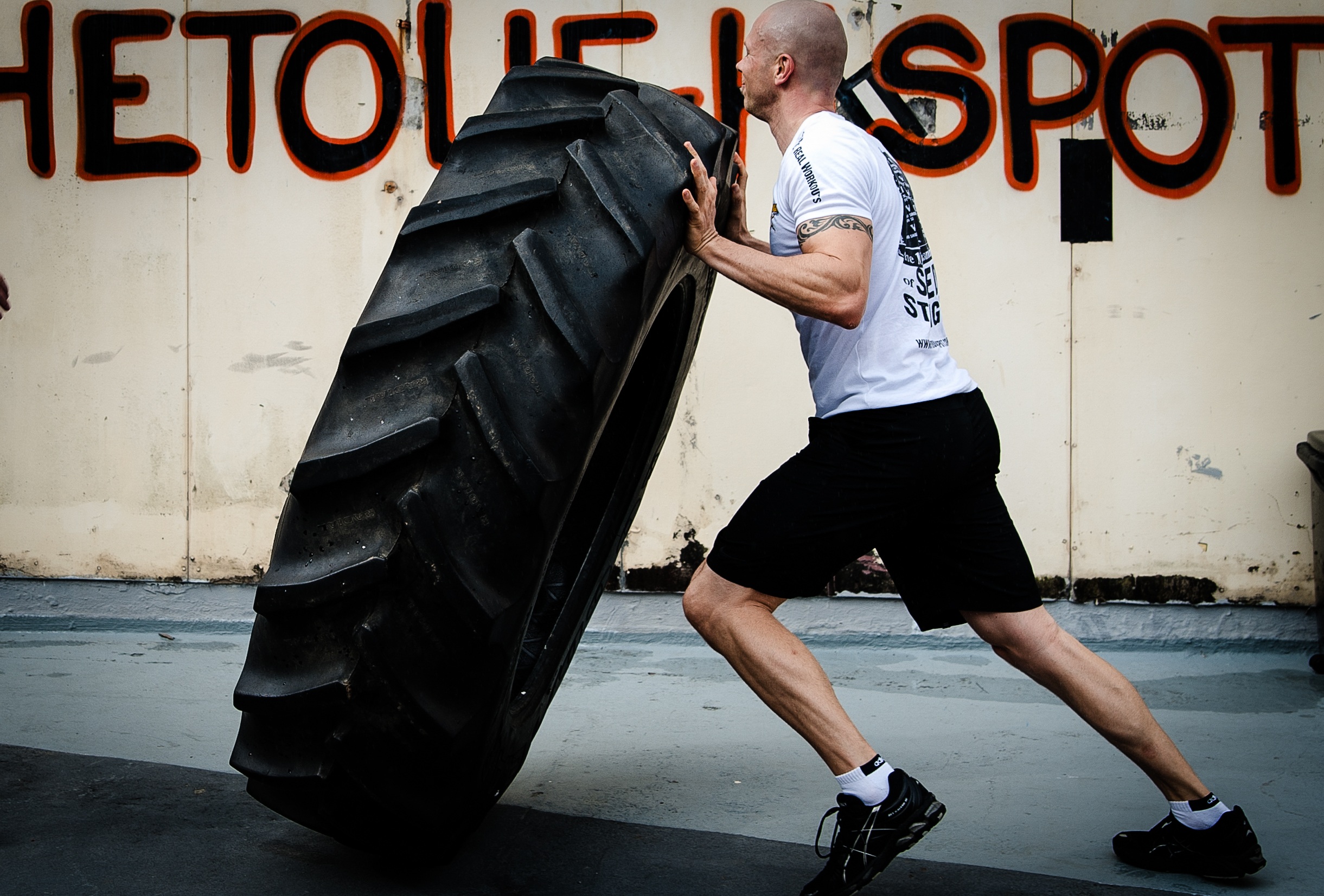 tyre-flipping-2141109.jpg