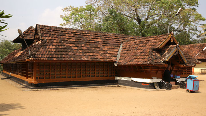 kulathupuzha_in_kollam.jpg