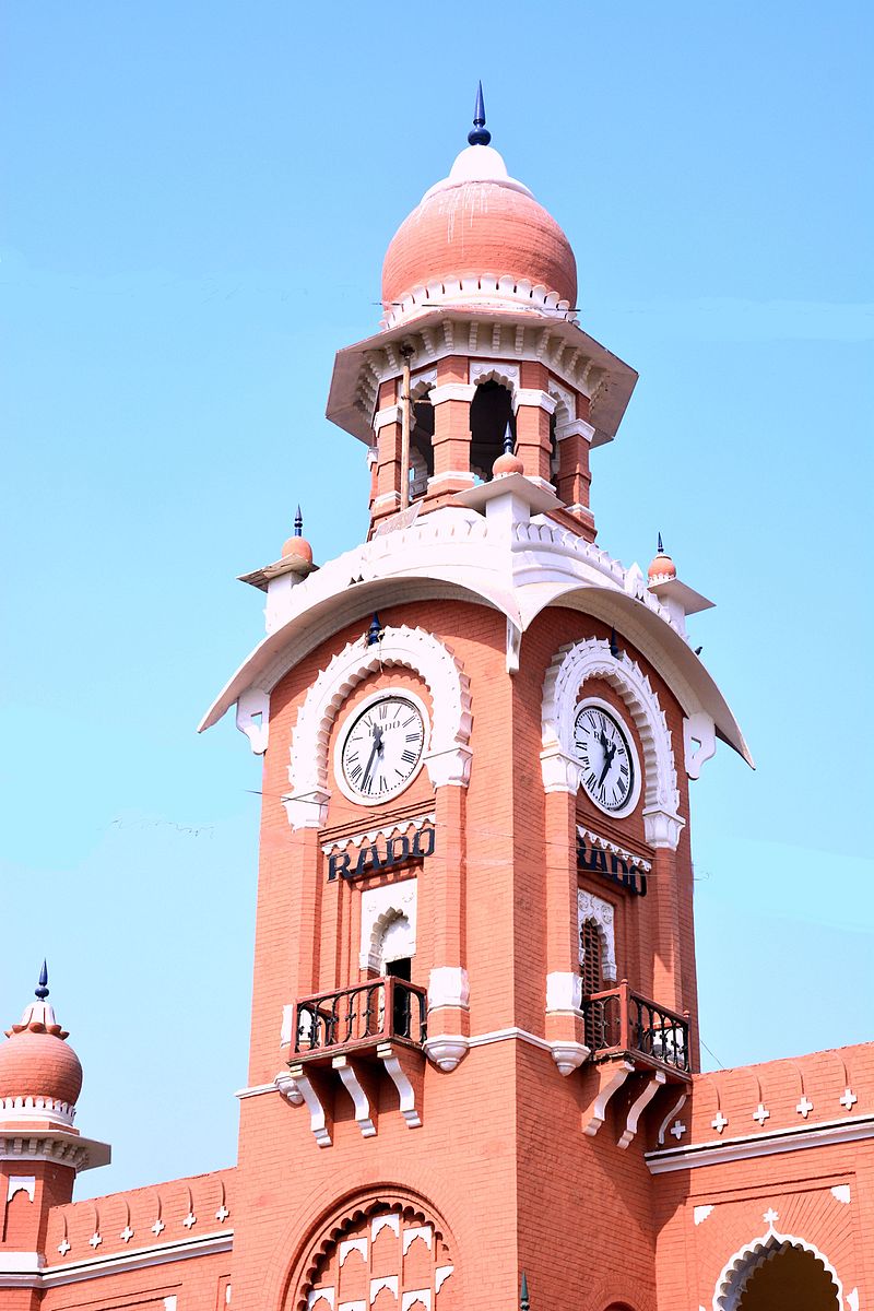 Ghanta_Ghar_Clock_Tower_Multan_01.jpg