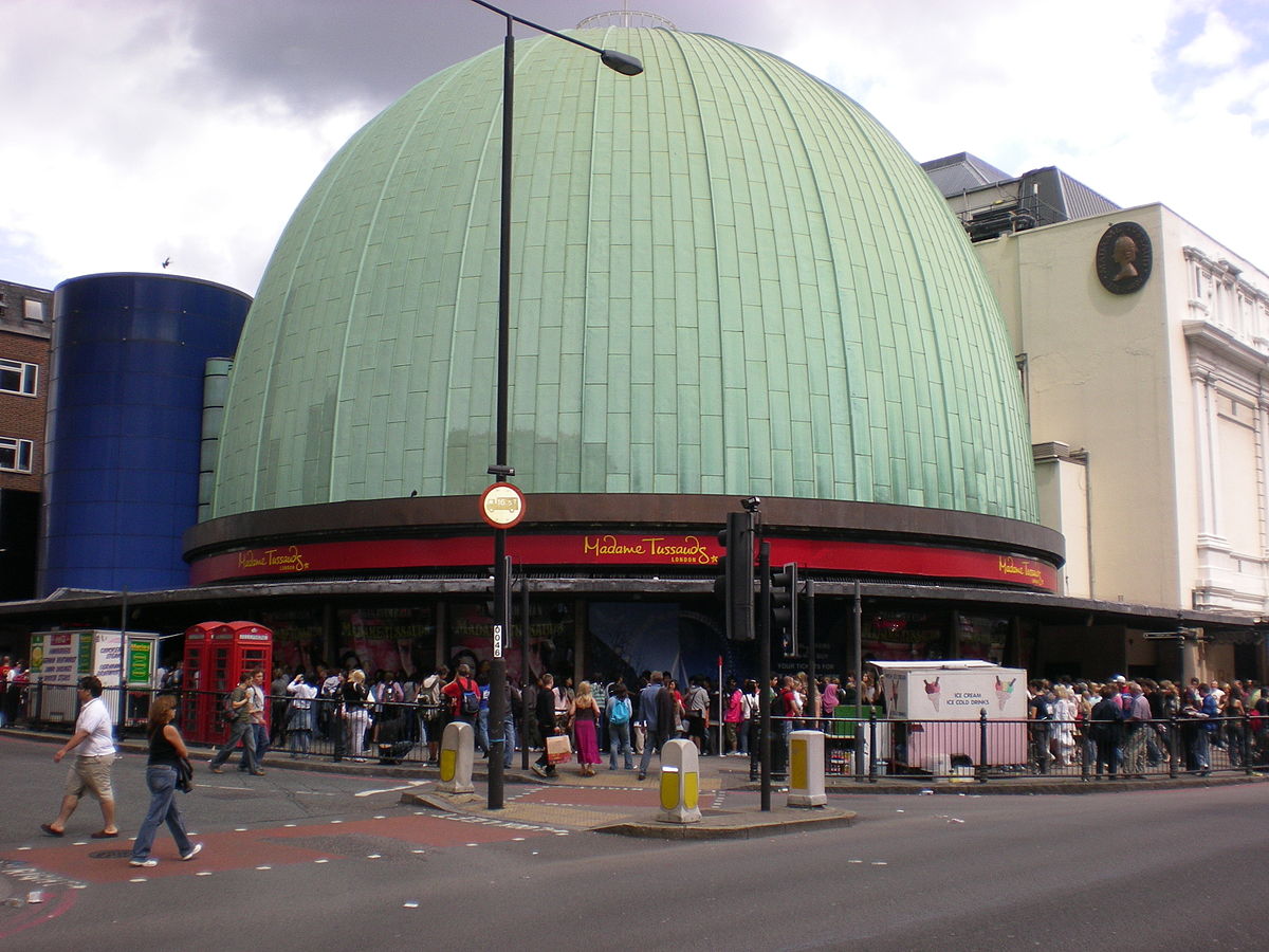 1200px-MadameTussaudMuseumLondon.JPG