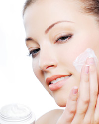 10-tips-for-moisturizing-sensitive-skin-1.jpg