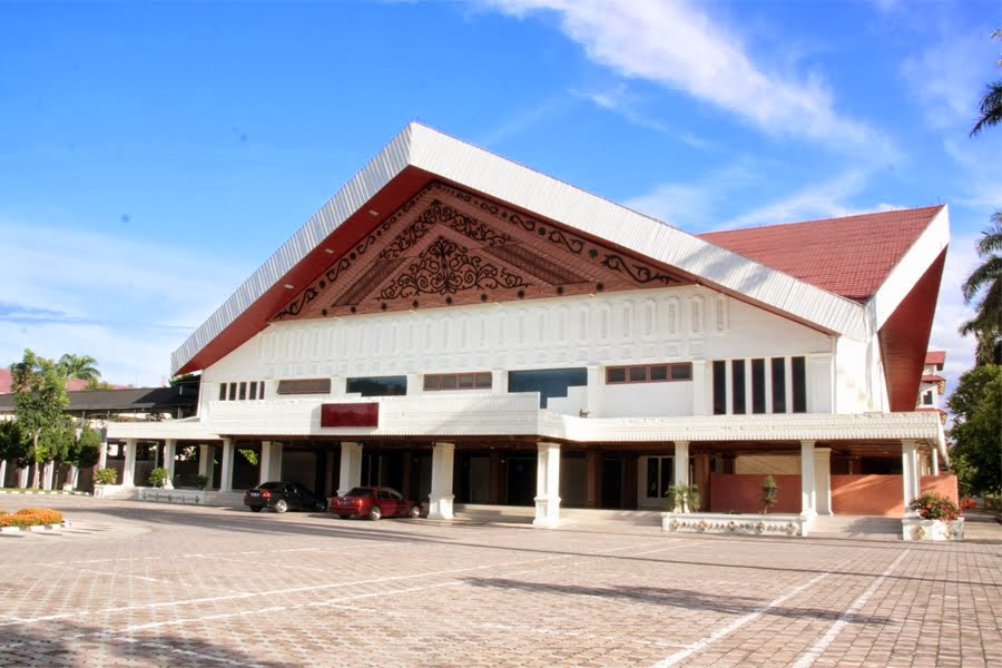 GEDUNG-DPRA.jpg