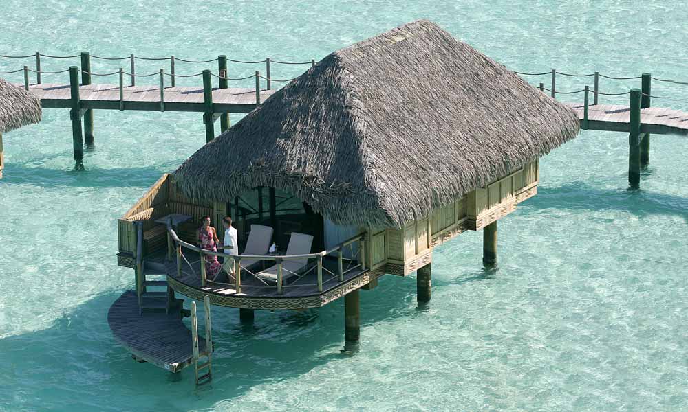 BOBPBR_Overwater_Bungalow_1000x600_29546.jpg