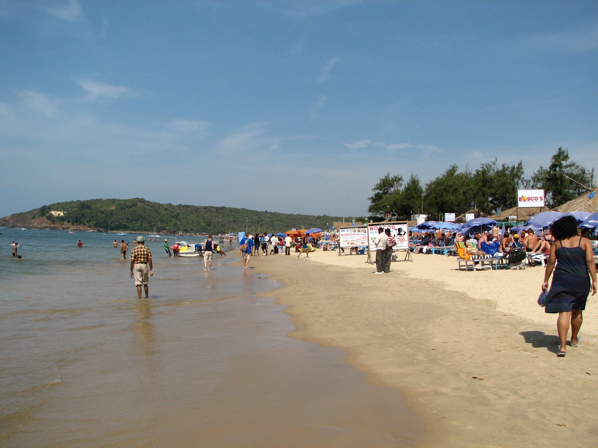 India_-_Goa_-_010_-_Touristy_Baga_Beach.jpg