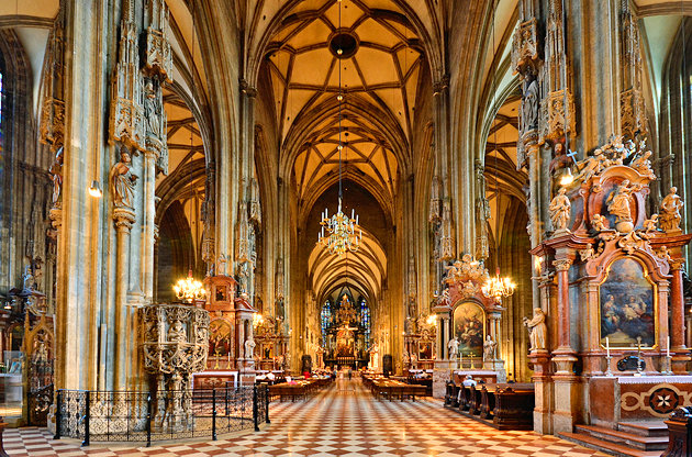 interior-stephansdom.jpg