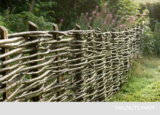 2d3a8c3dfe158279f9bc7377e9b76d0d--wattle-fence-garden-fencing.jpg