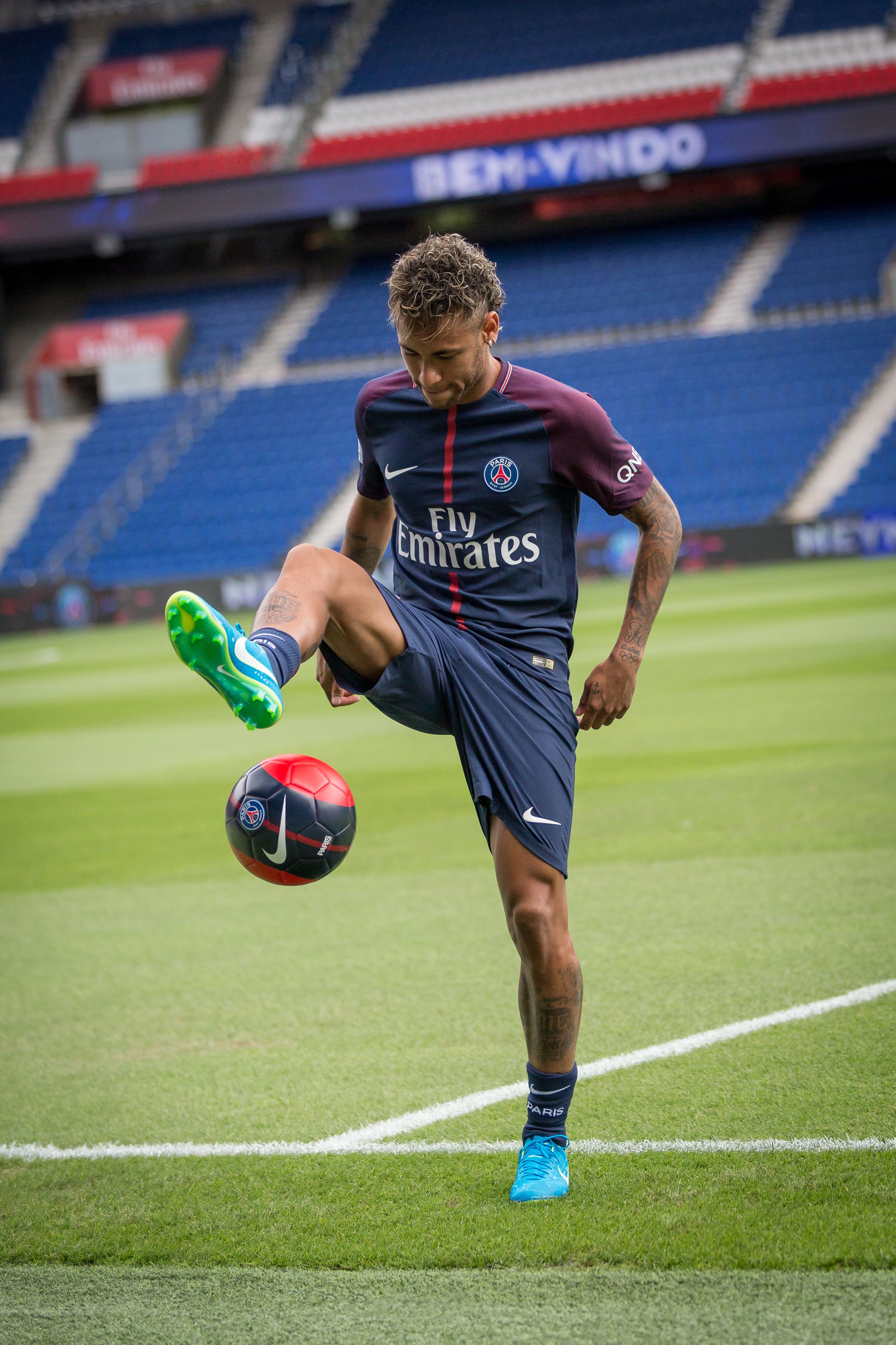 Neymar_Presentation.jpg