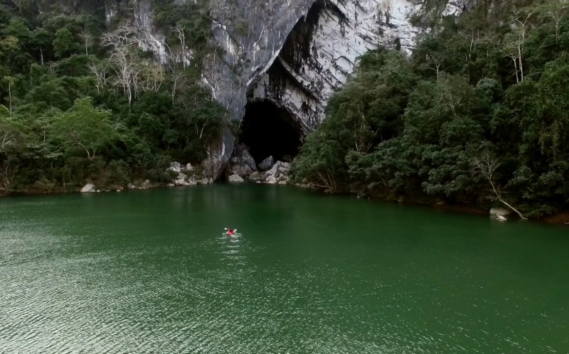 14_CATERS_DRONE_FOOTAGE_GIANT_RIVER_CAVE_15-800x498111.jpg