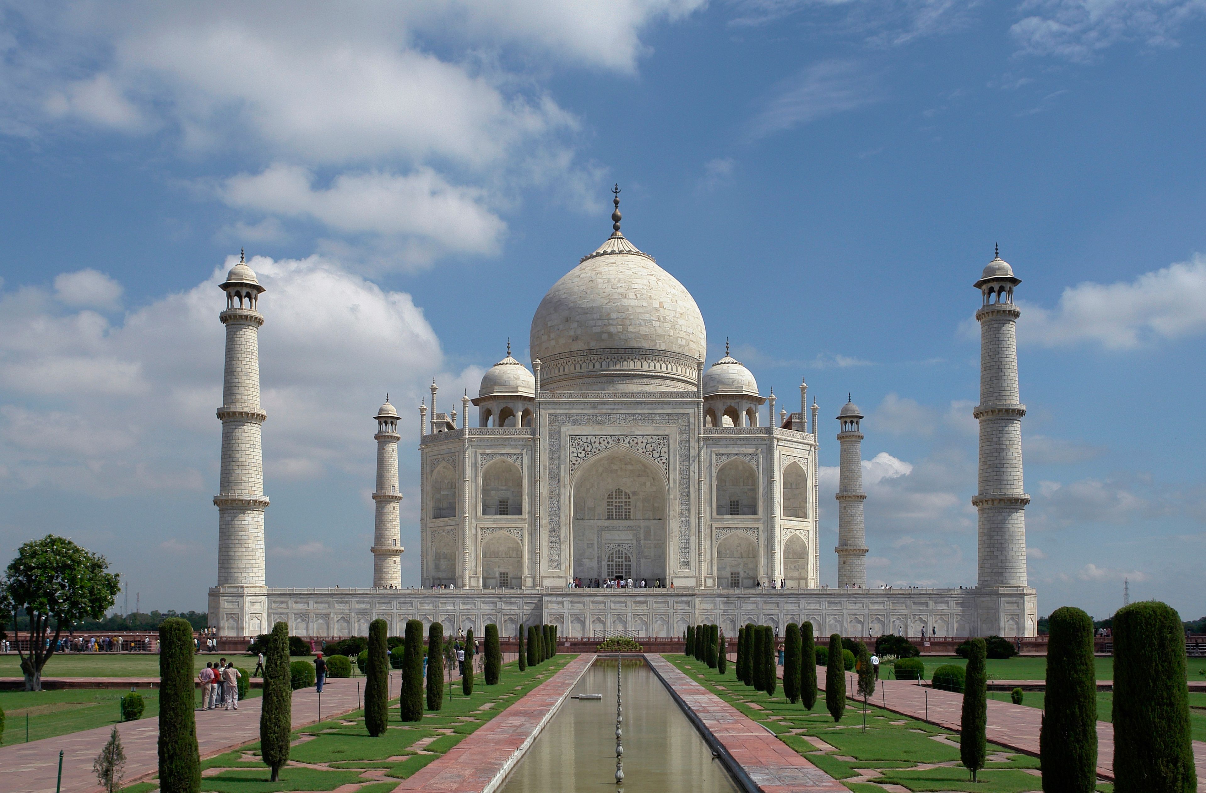 Taj_Mahal,_Agra,_India_edit2.jpg