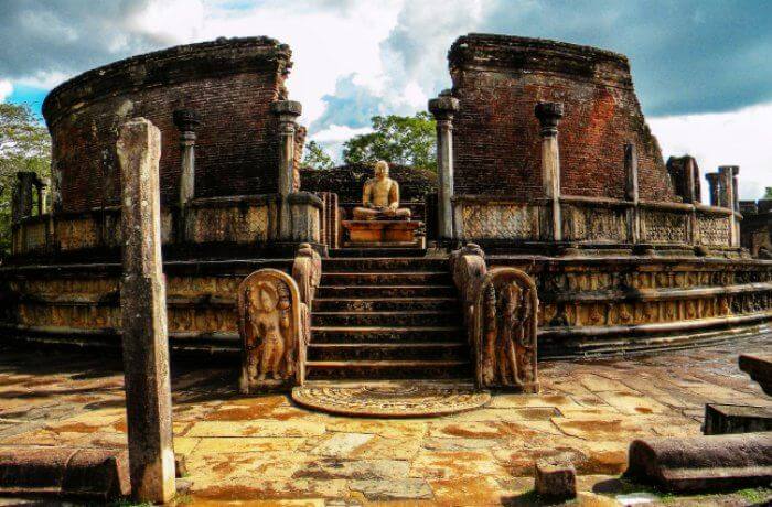 Ruins-of-Polonnaruwa.jpg