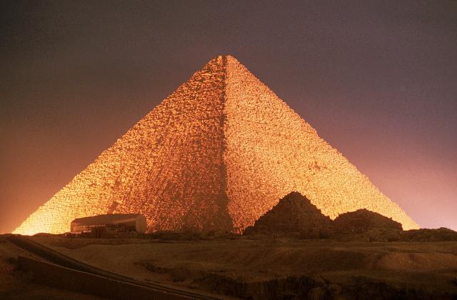 piramide de guiza.jpg