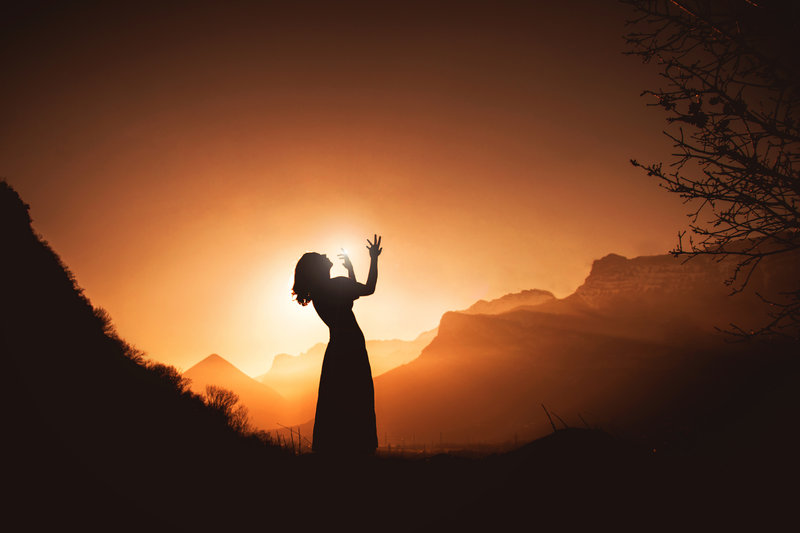 following_the_sun_by_julieoftheworldtree-d9d2ve6.jpg