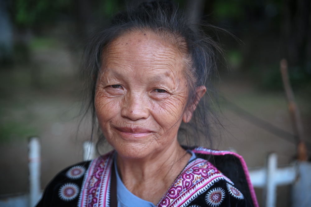 old woman vendor1.jpg