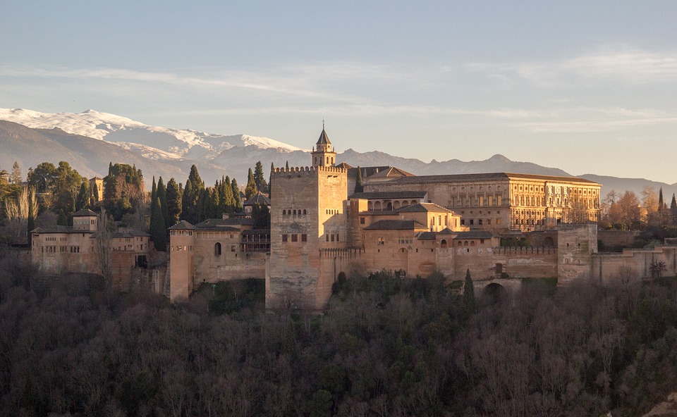 alhambra-3098633_960_720.jpg