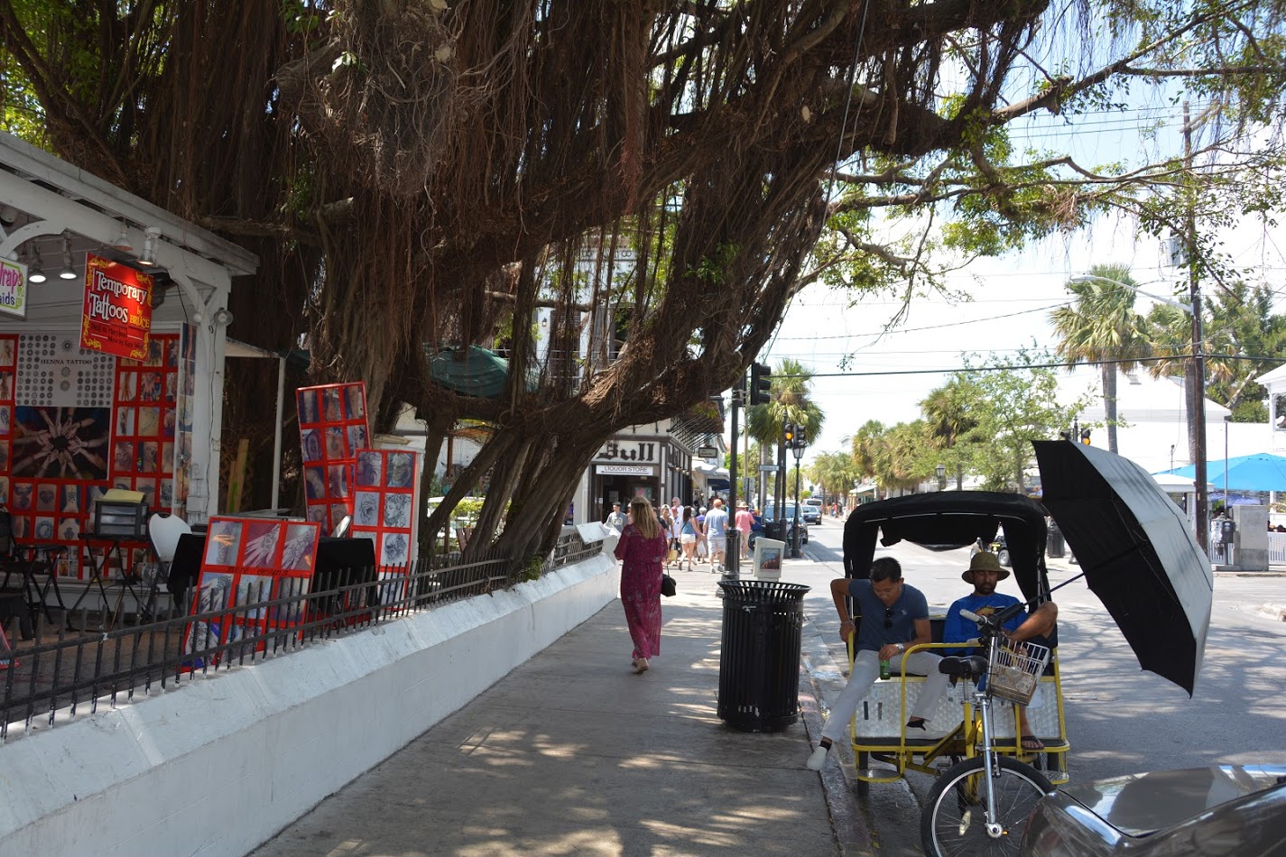 key west wedd dress behind walk.JPG