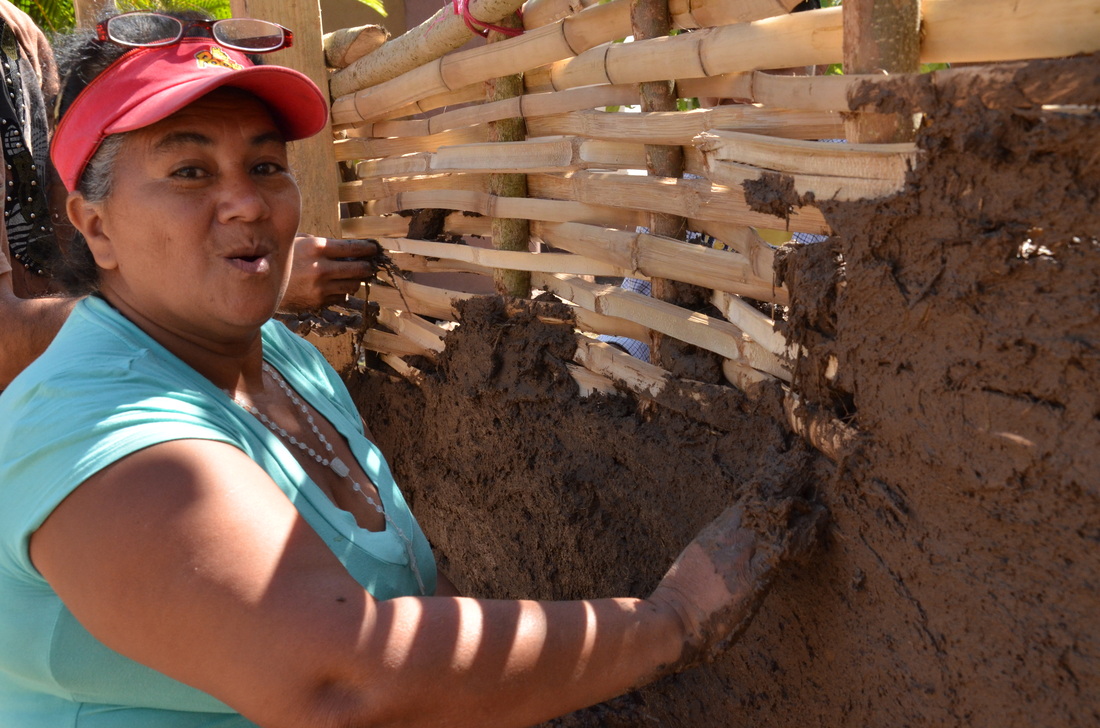 Johndrow - Wattle and daub with bamboo and mud - photo by Eva Wimmer.jpg