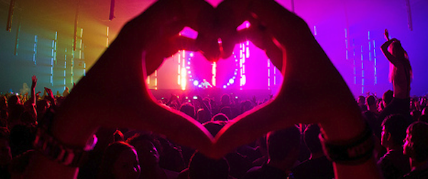 edm-rave-hand-heart-.png