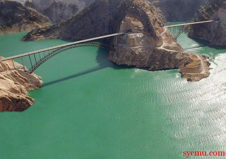 Bridge-in-Izeh-Khouzestan-Iran-over-Karoun-Bridge.jpg
