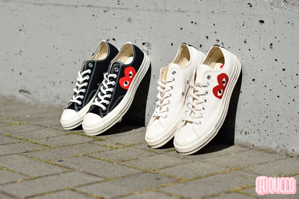 Comme_des_Garcons_꼼데가르송_컨버스_척테일러_로우_CDG_X_CONVERSE_1.jpg