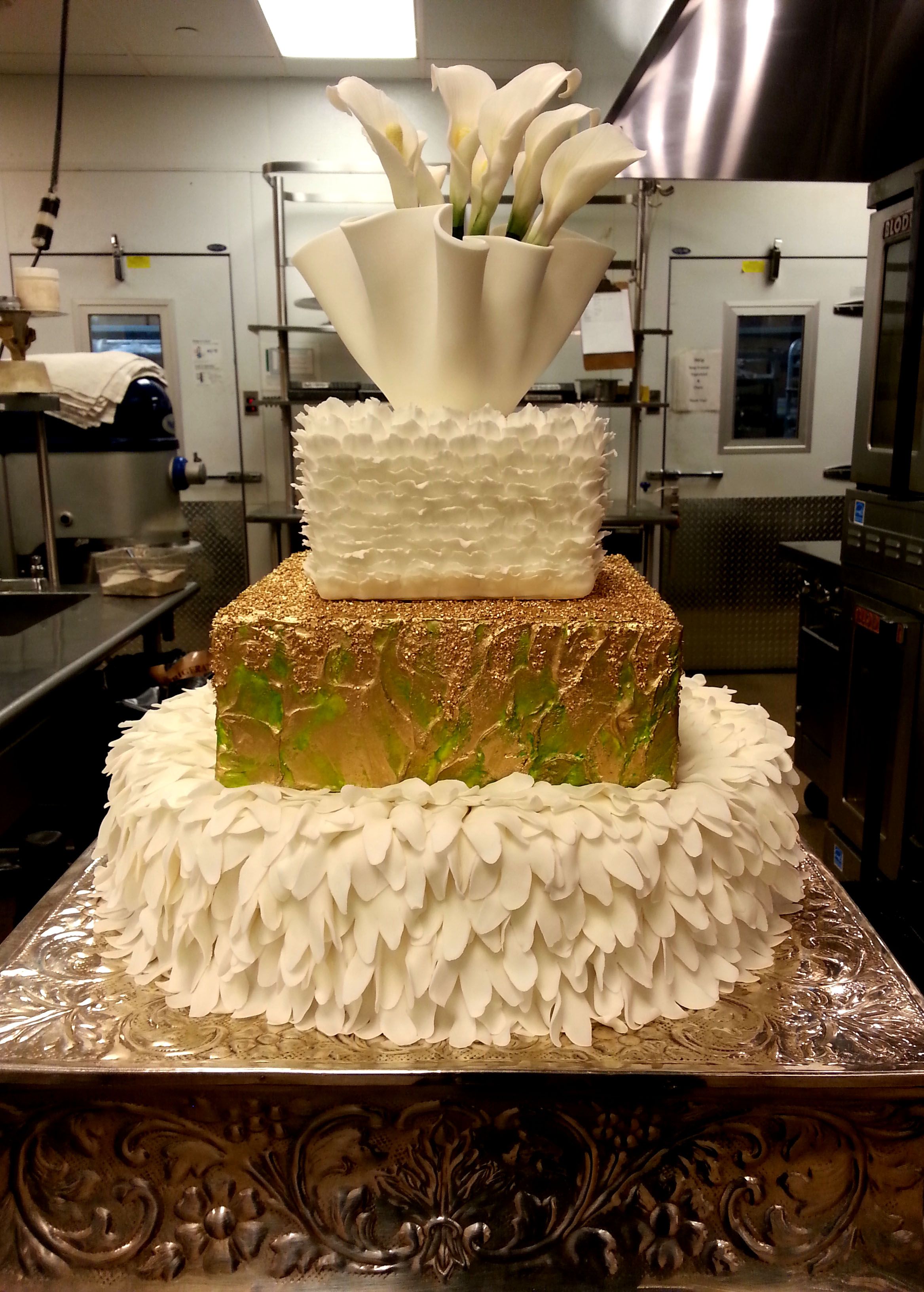 wedding cake2000.jpg