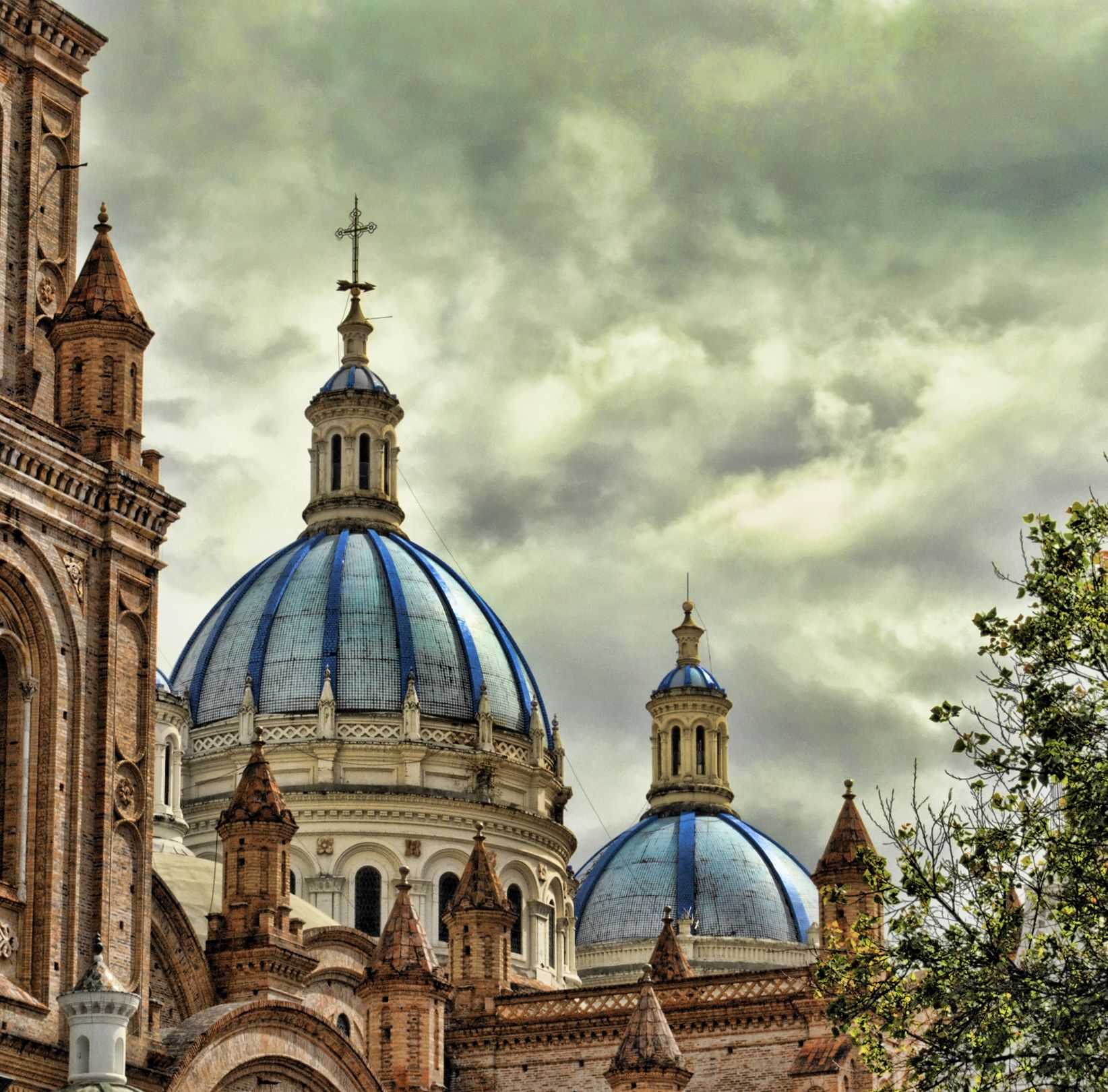 Cuenca cathedral.jpg