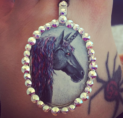 metalicorn necklace 2.PNG