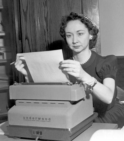 dorothy-kilgallen-2-typewriter.jpg